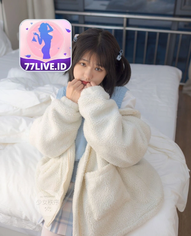 Finn Carter-77LIVE.ID