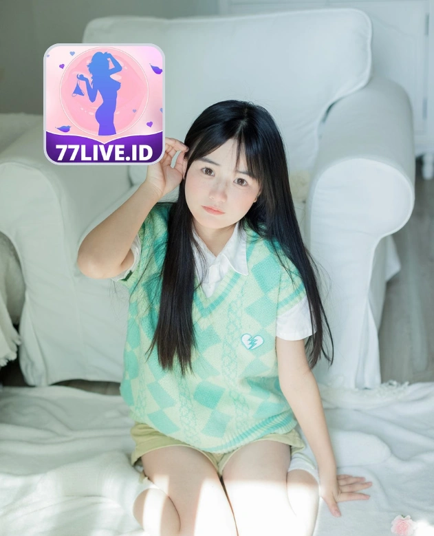 Phoebe Turner-77LIVE.ID