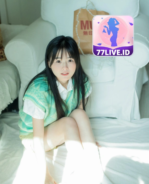 Phoebe Turner-77LIVE.ID