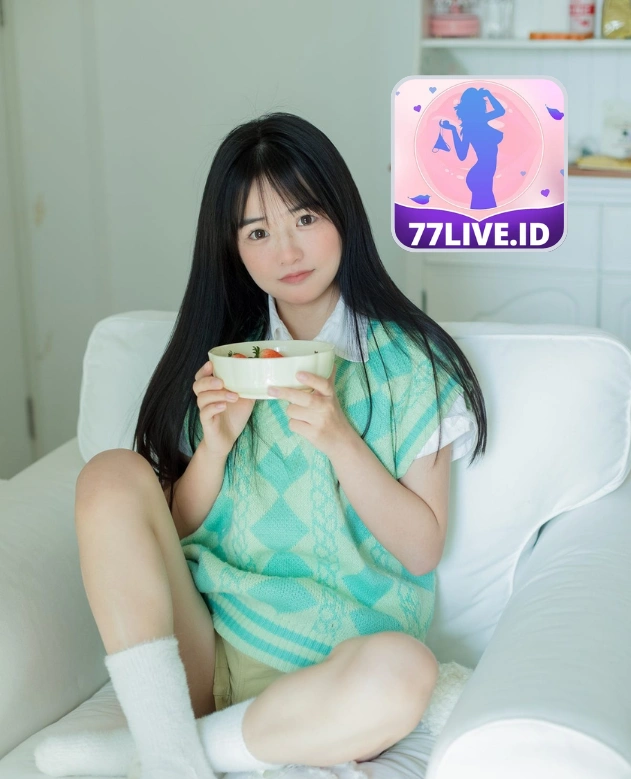 Phoebe Turner-77LIVE.ID