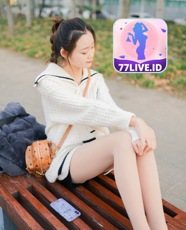 Serena Vaughn-77LIVE.ID